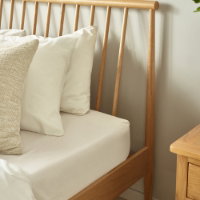 Belton Spindle Bed