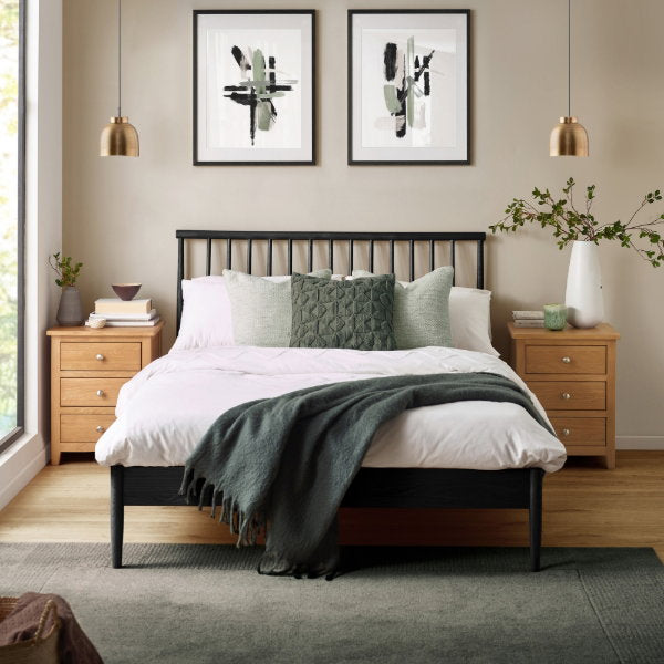 Belton Spindle Bed
