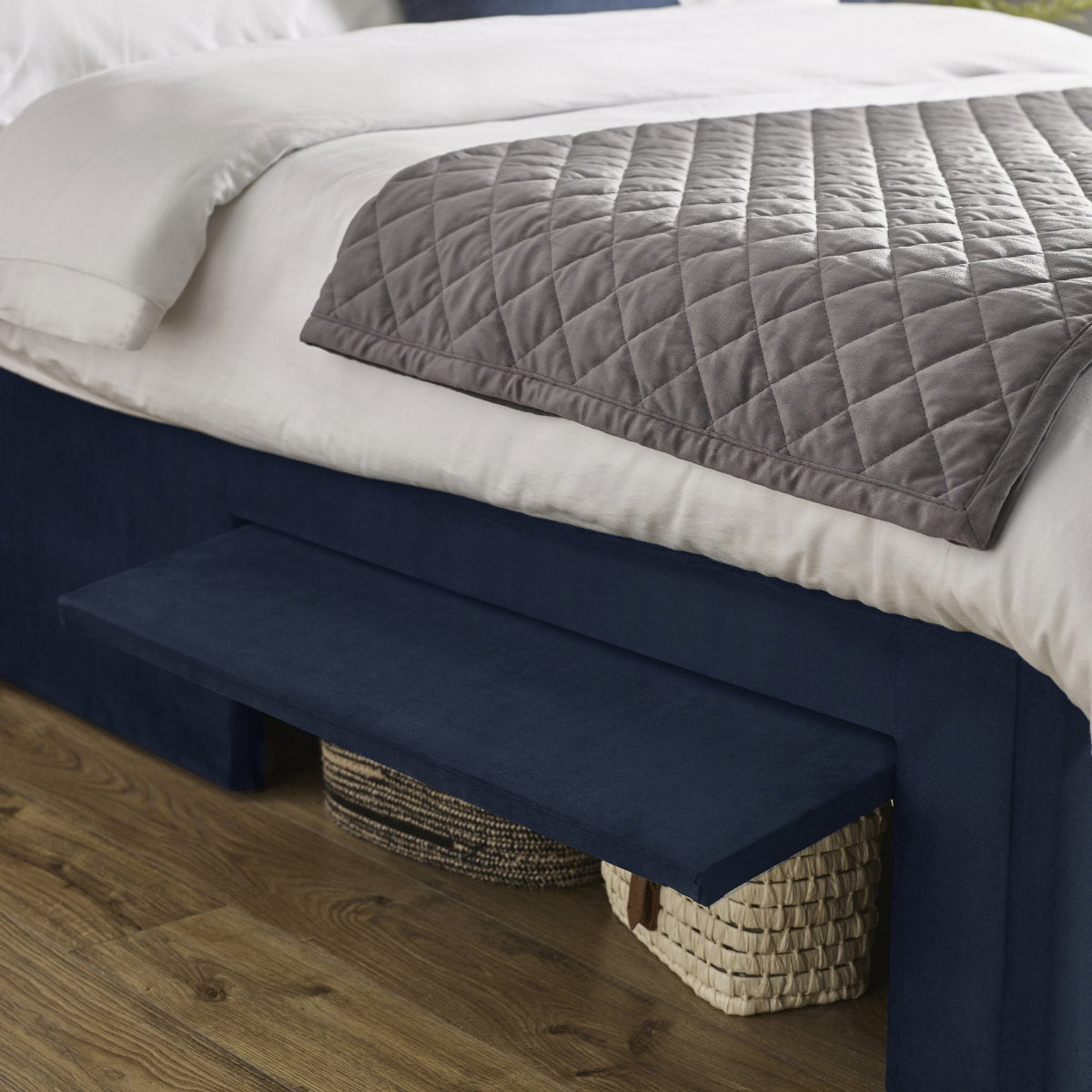 Leila Bed